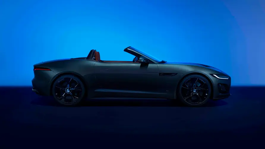 جاغوار F-Type 75 2024  مكشوفة