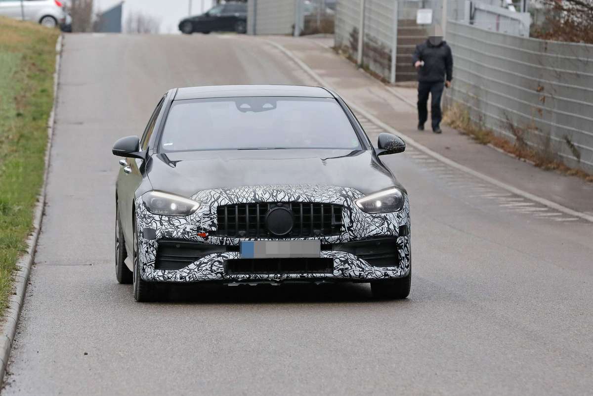 بديلة-مرسيدس-AMG-C43