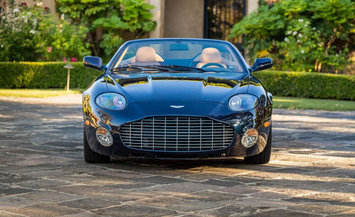 أستون مارتن Aston Martin DB AR1