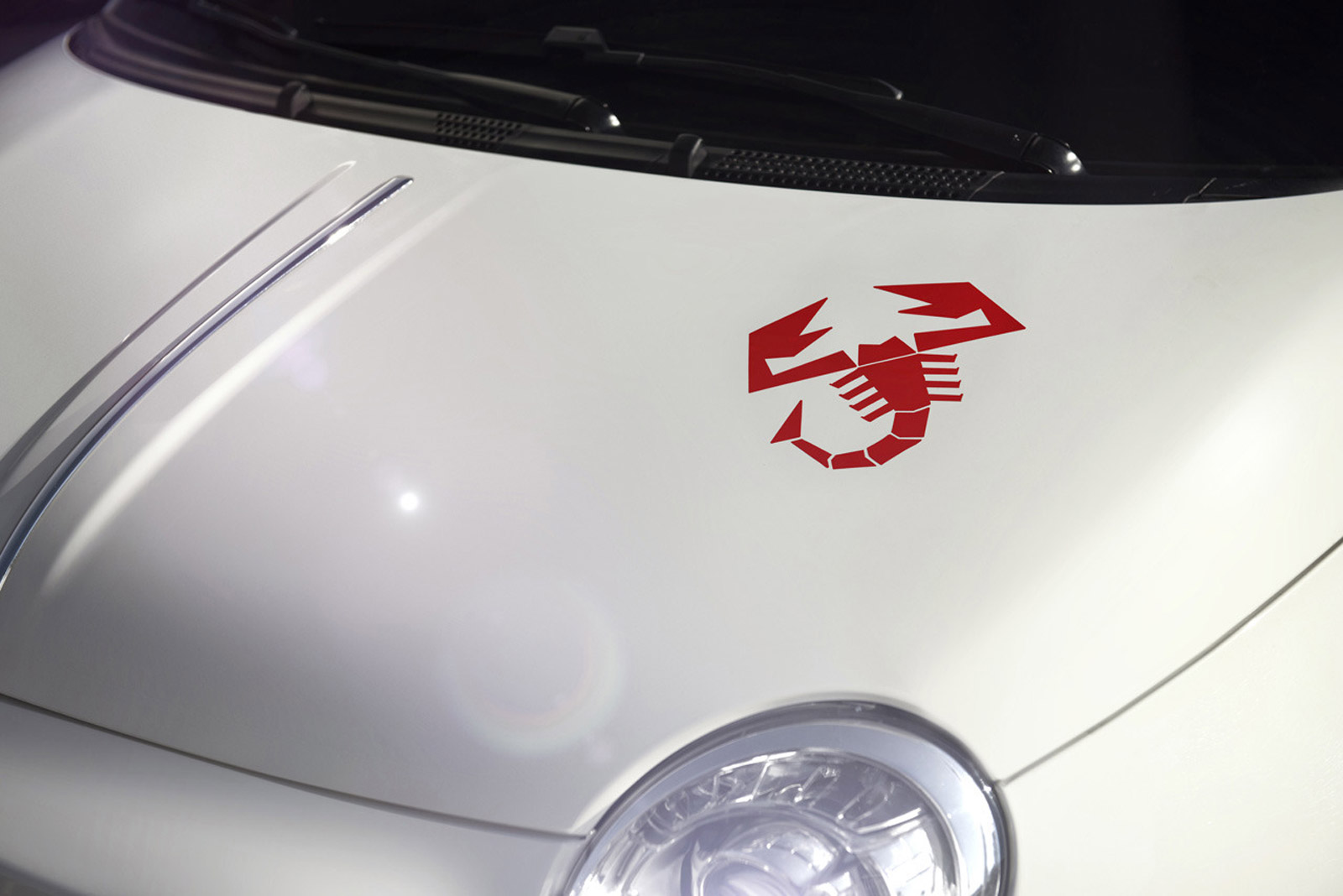 2023-Fiat-500-EV-Logo-Aparth