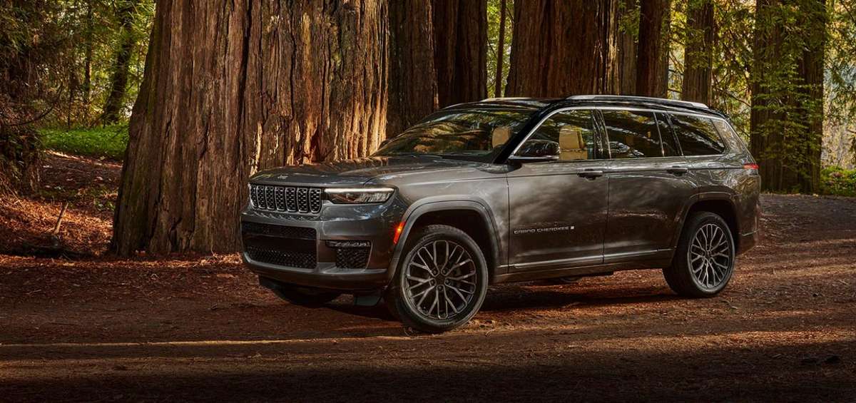 2022 Jeep Grand Cherokee exterior