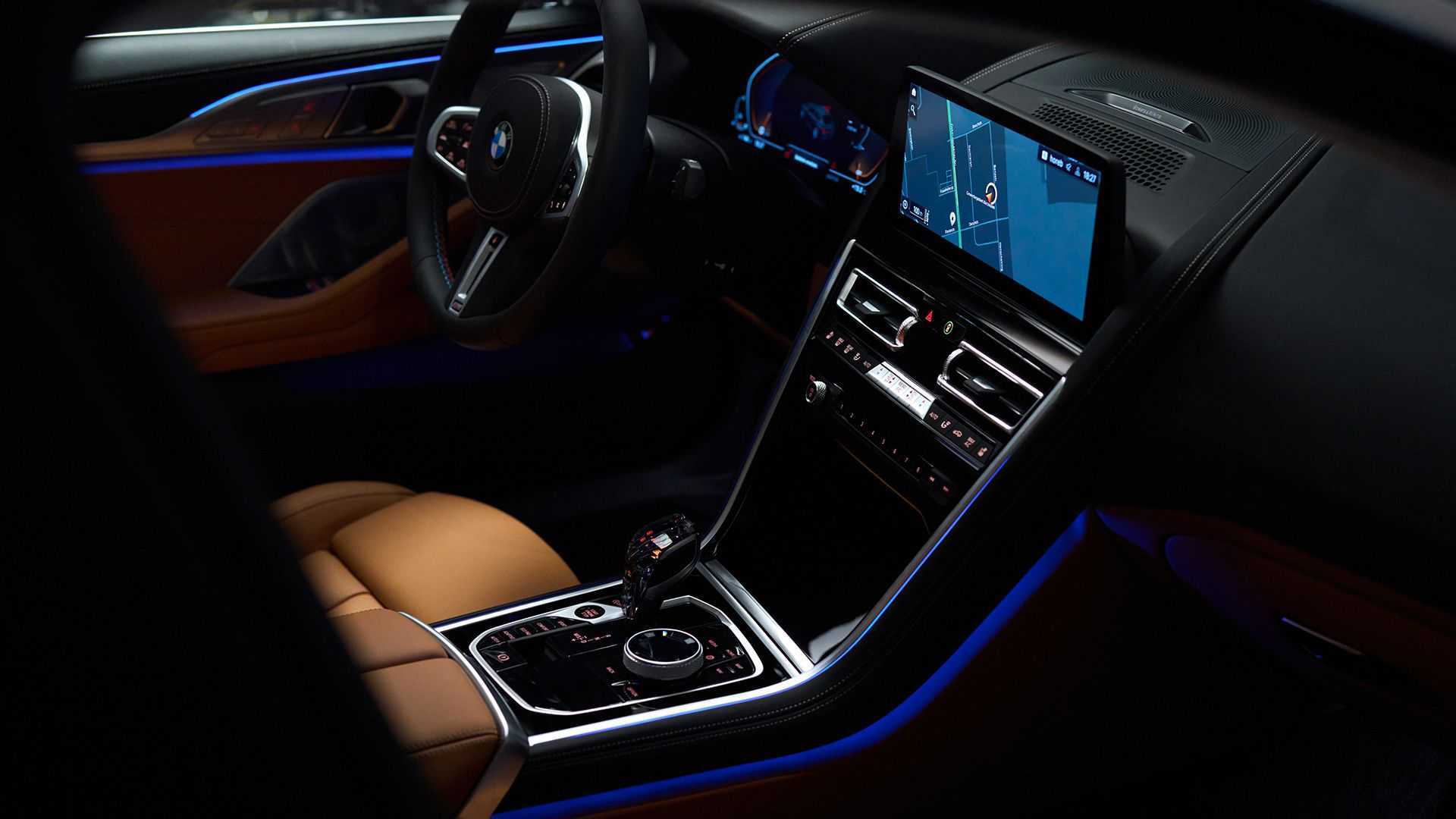 bmw-series8-2023-coupe-interior
