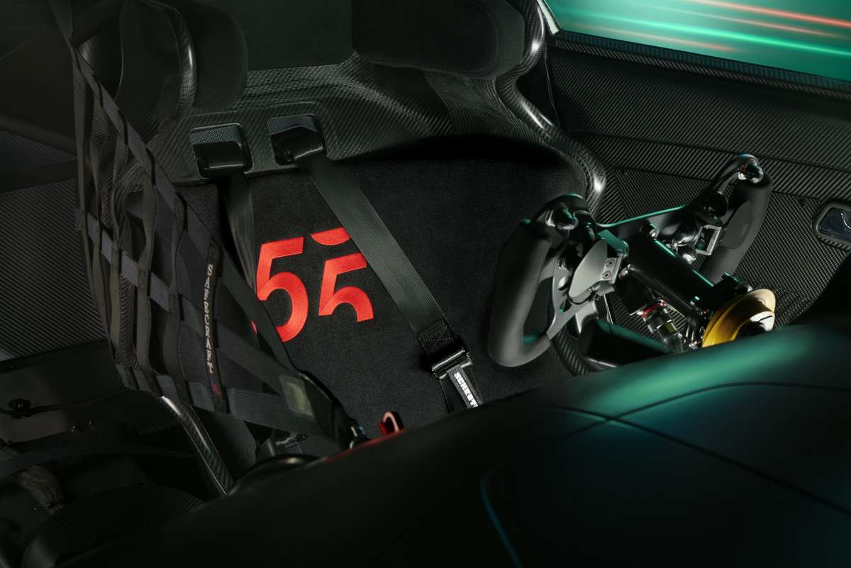 نسخة الـ 55 AMG GT3 مرسيدس  داخلية