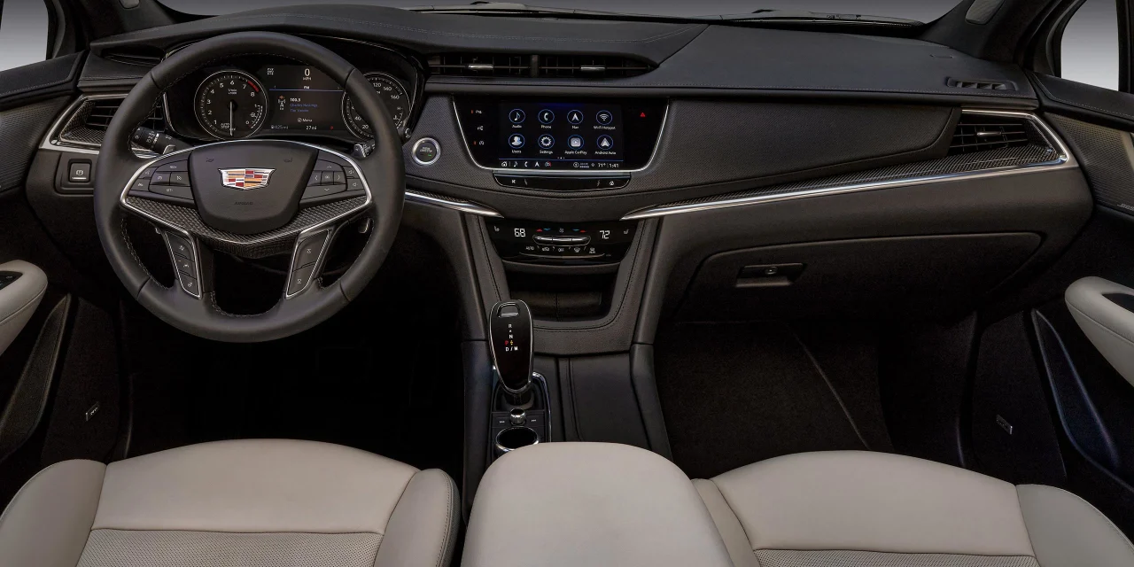 2022 Cadillac XT5 cabin