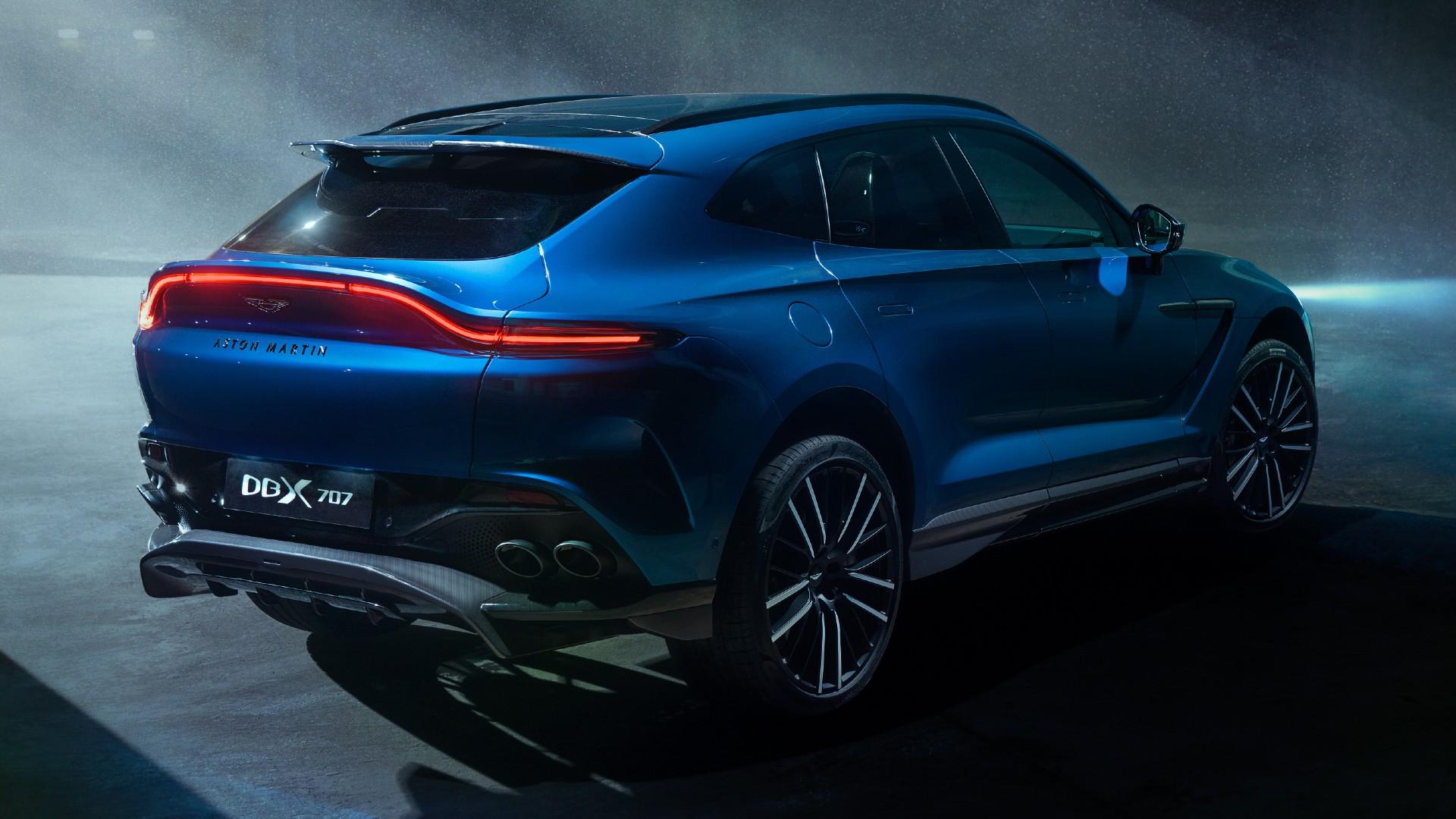 aston martin DBX707