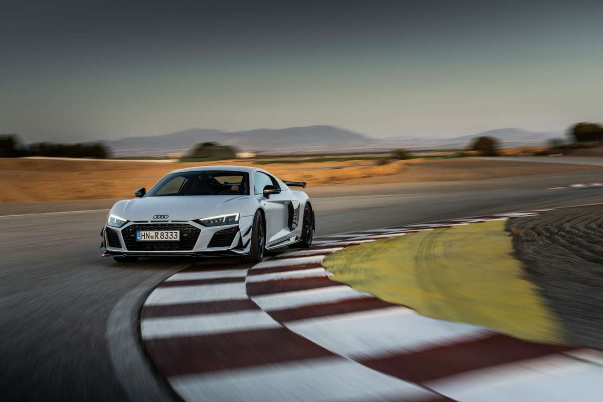  R8 GT 2023 front logo