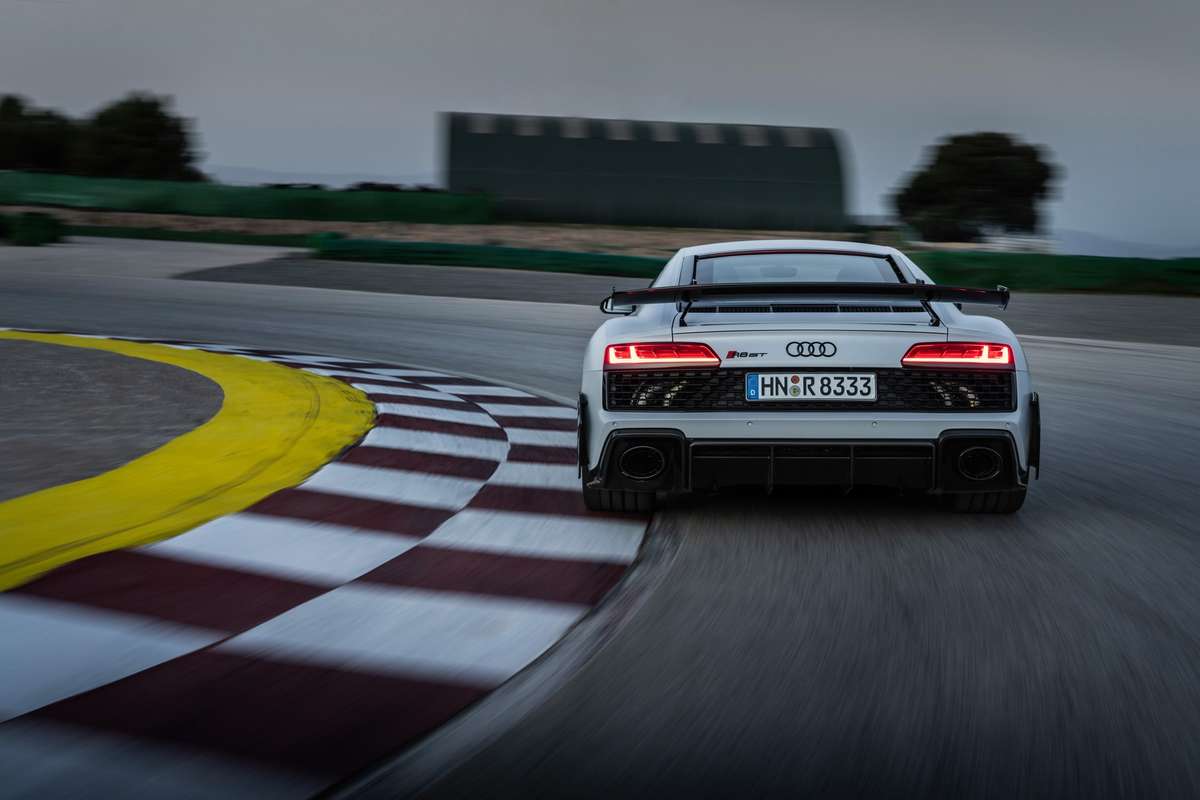  اودي R8 GT من الخلف