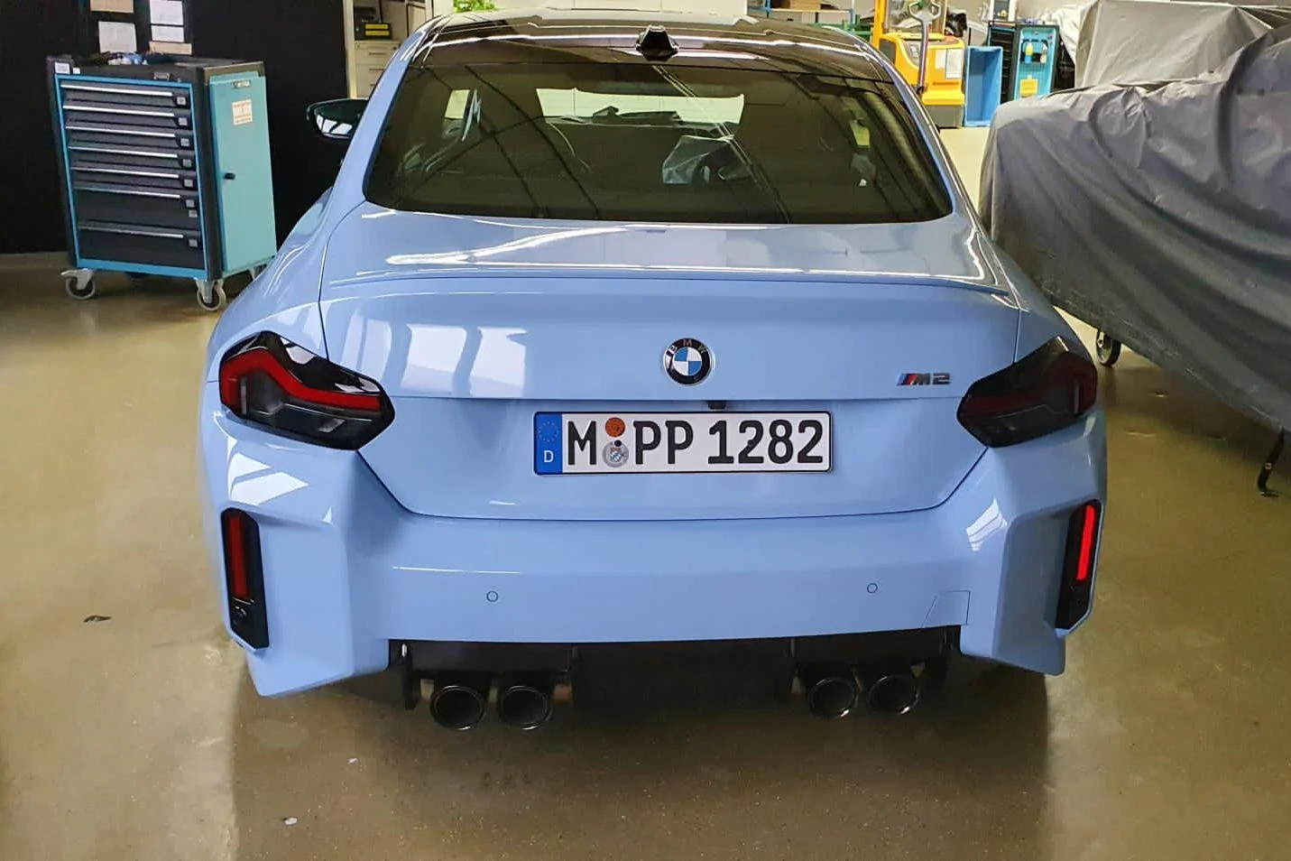 2023_bmw_m2_جزء خلفي