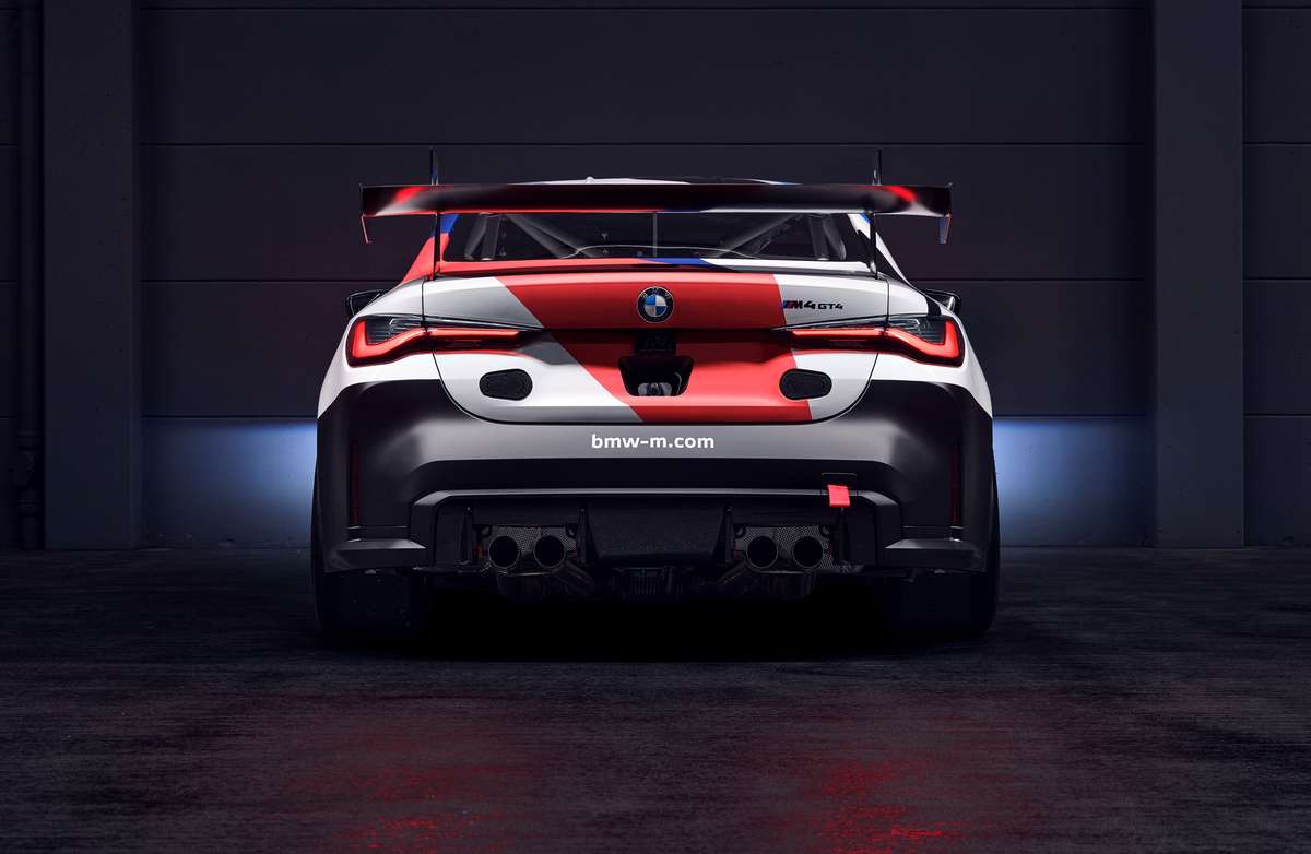 سيارة  السباق بي ام دبليو M4 GT4