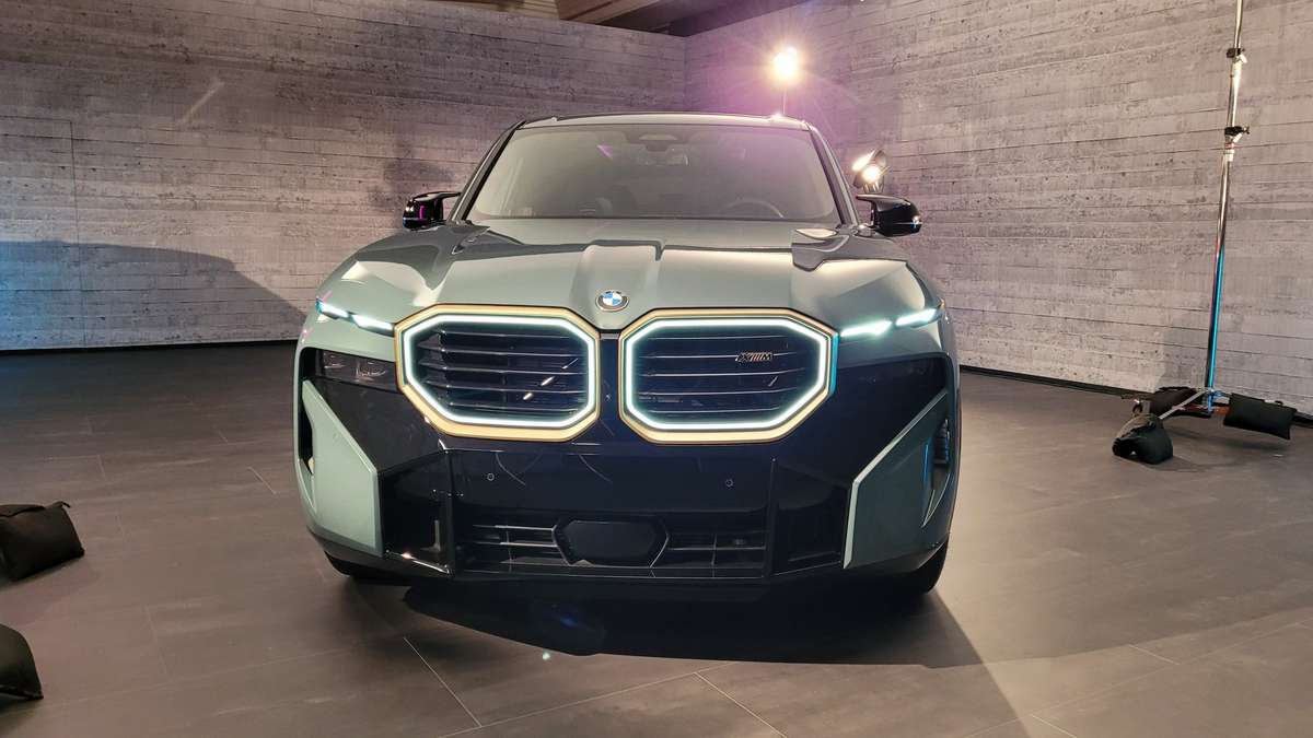 بي إم دبليو XM 2023