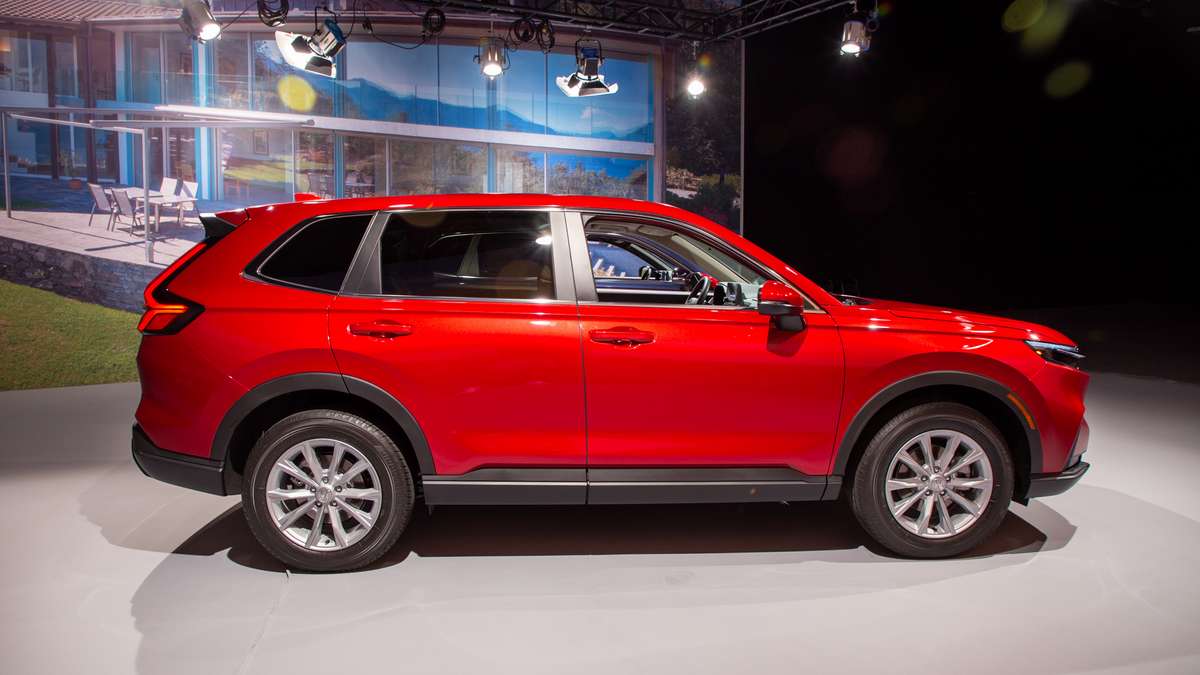 سيارة هوندا CR-V المدمجة