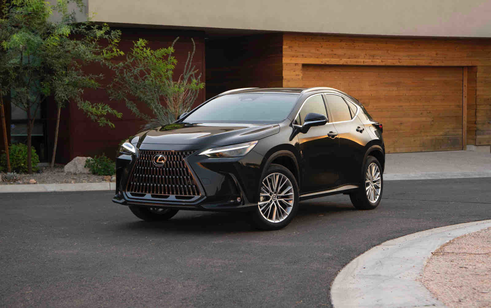 lexus-NX-2023-hybrid