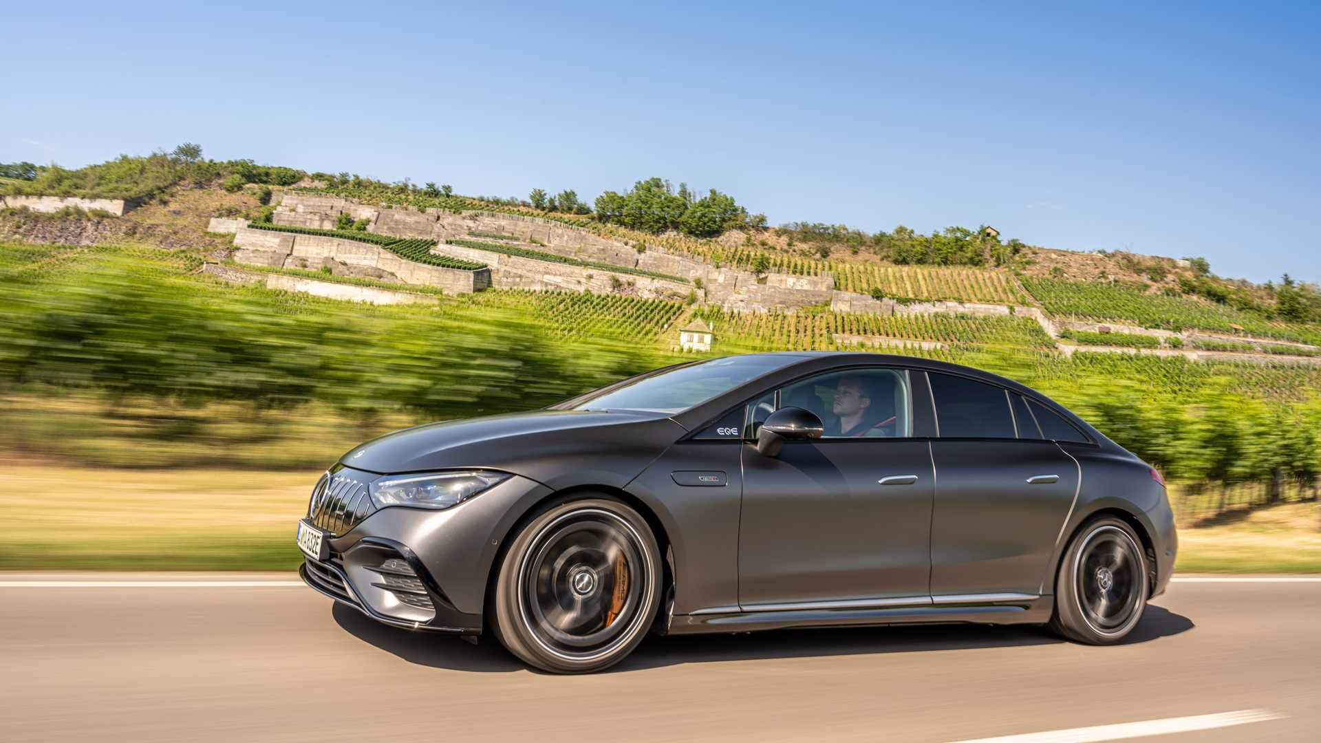 سيارة 2023 305 Mercedes EQE