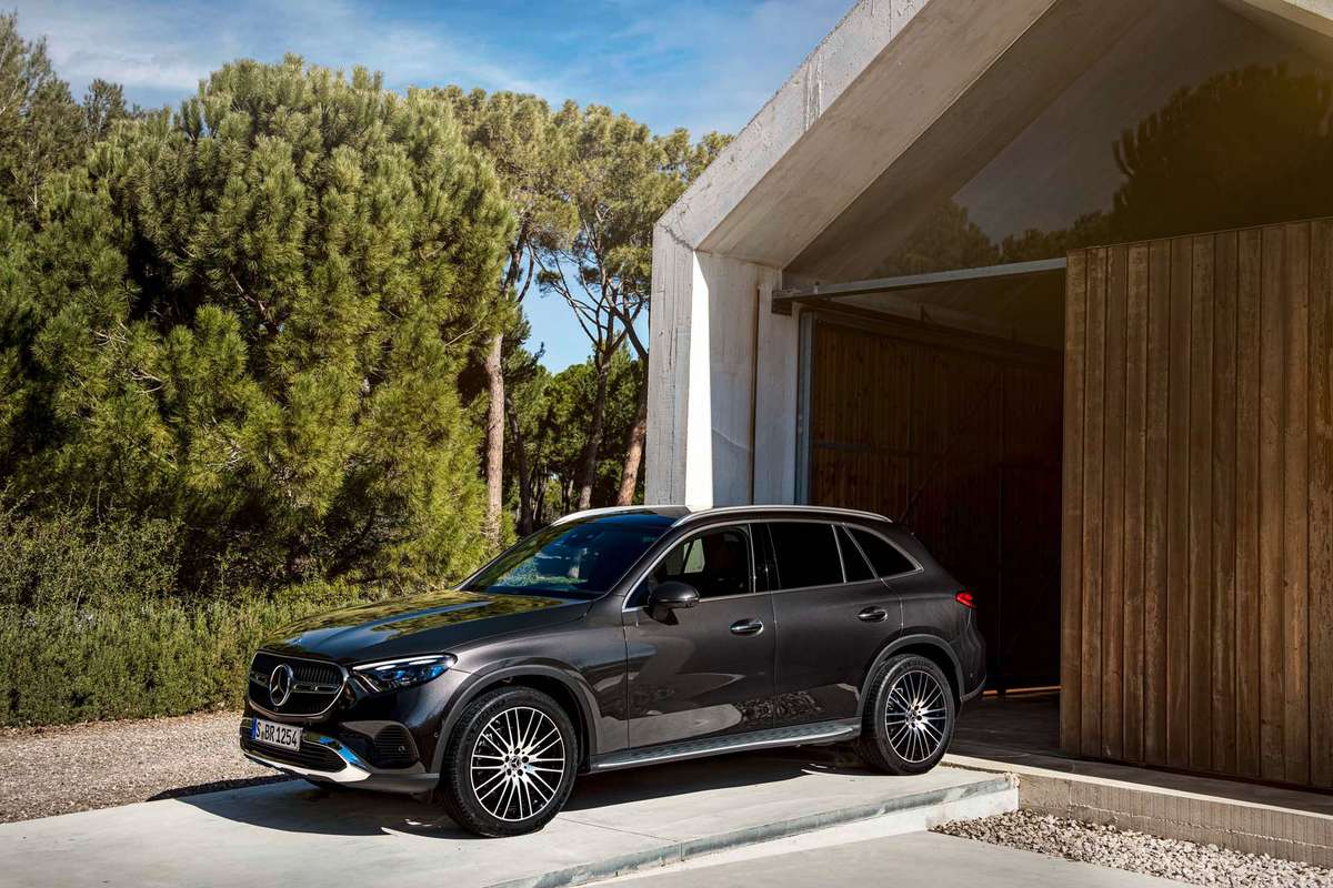 GLC-Class-2023-لون-أسود