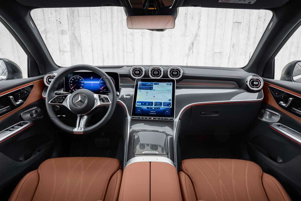 GLC-Class-مرسيدس-قمرة-القيادة