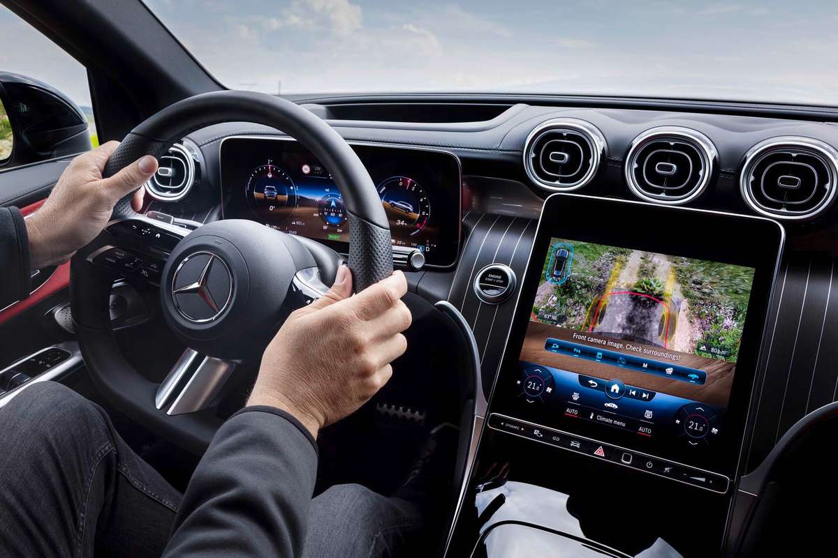 GLC-Class-شاشة-معلومات-عجلة-قيادة
