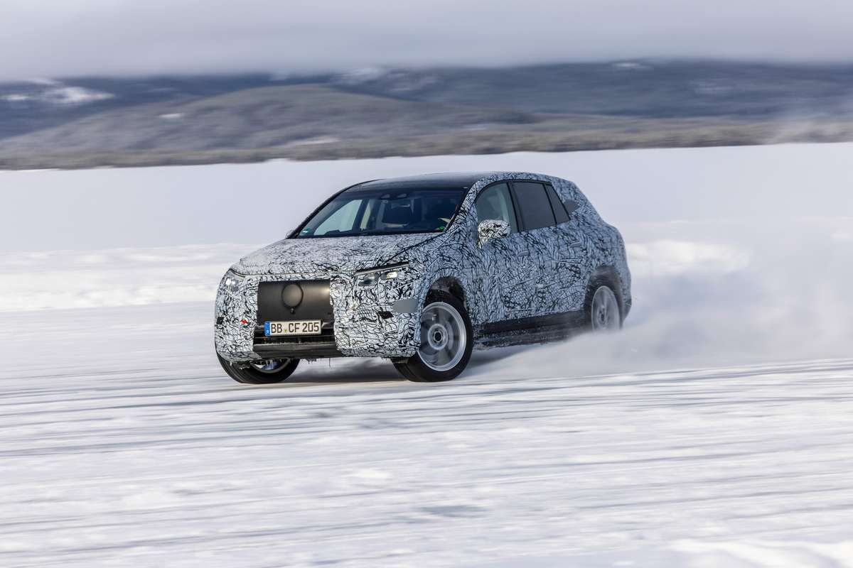  2023 EQS SUV
