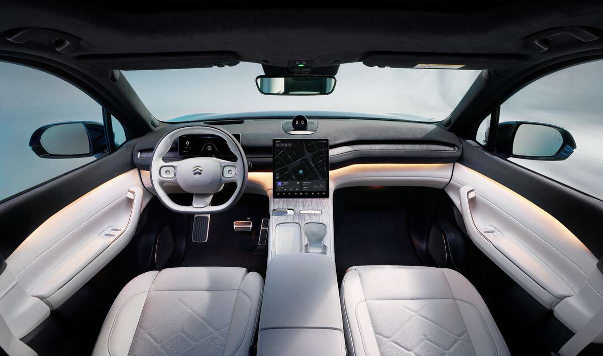 2023_nio_es7-interior
