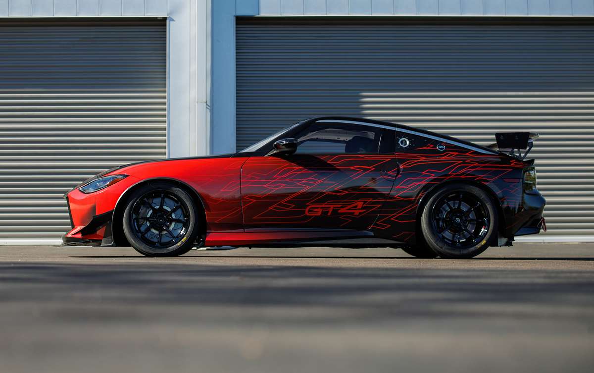 يسان Z GT4 شكل خارجي