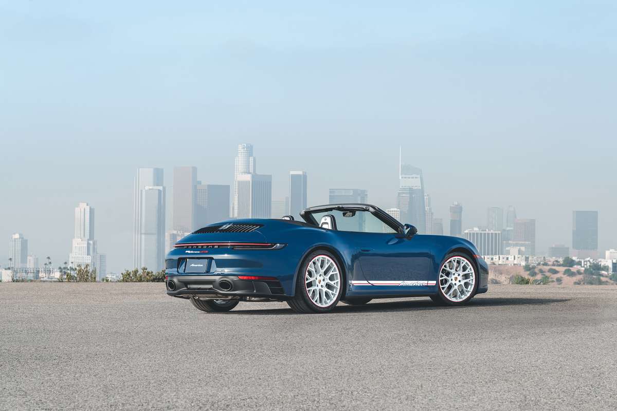 2023_porsche_911_carrera-rear-end