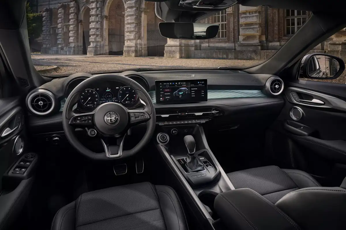 alfa-romeo-tonale-interior
