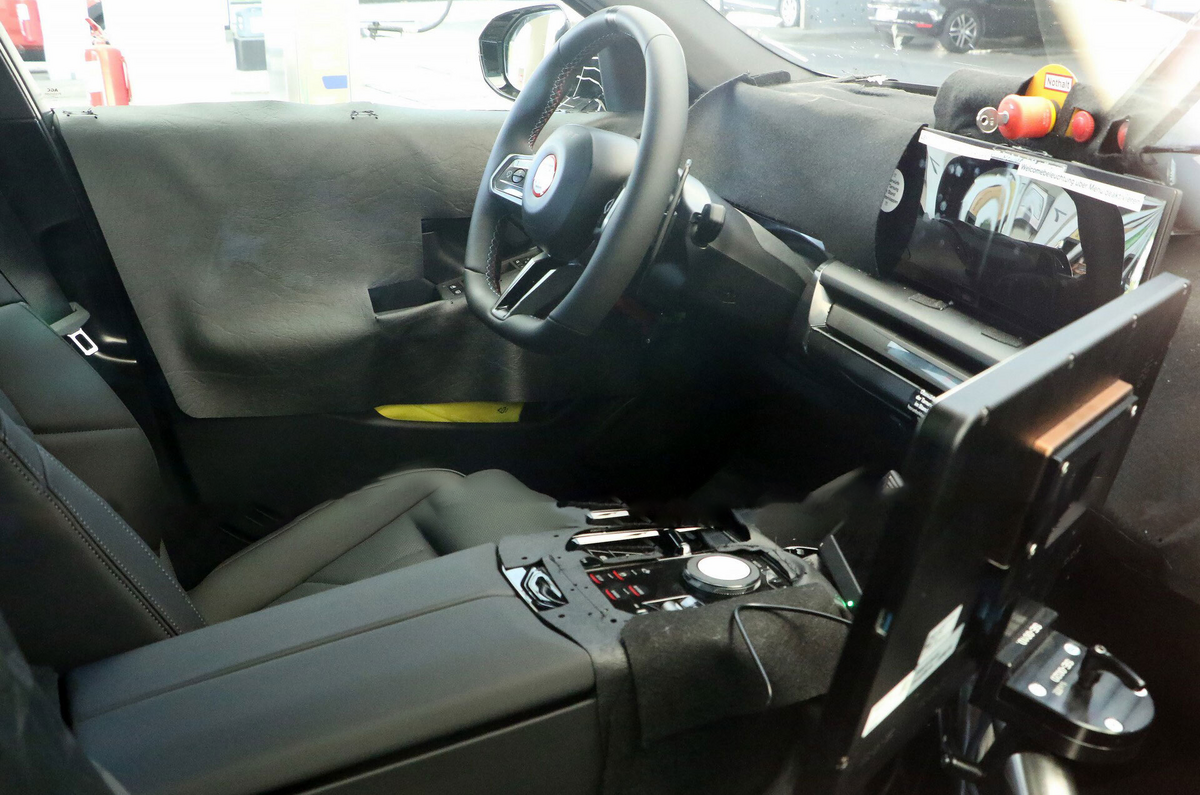  إم دبليو M5 2024 بي داخلية