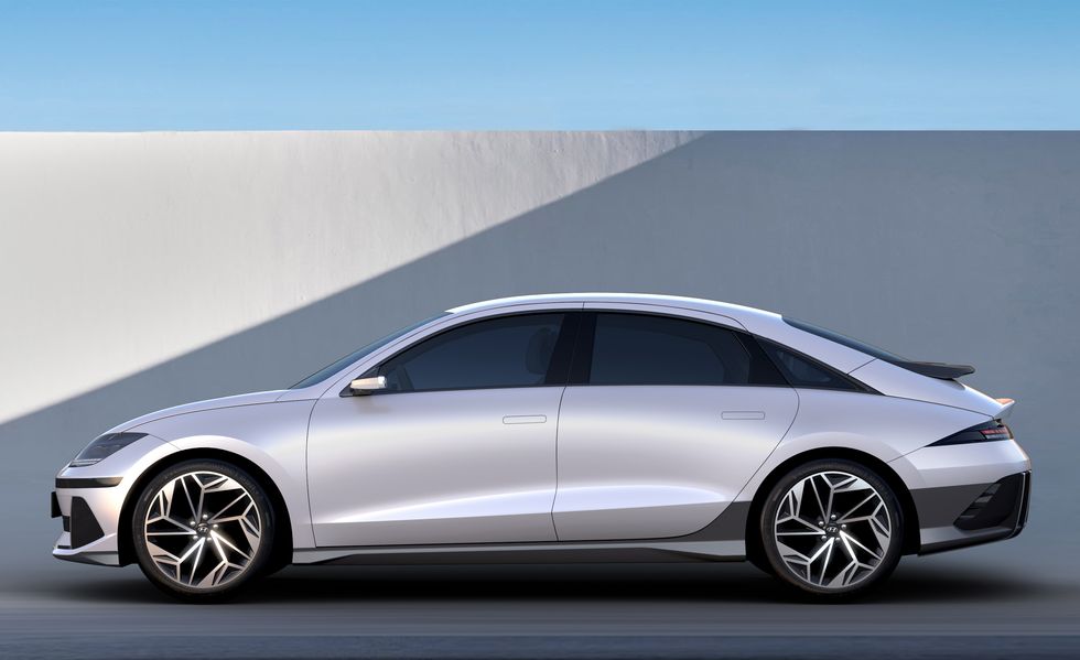 /2024_hyundai_ioniq_6