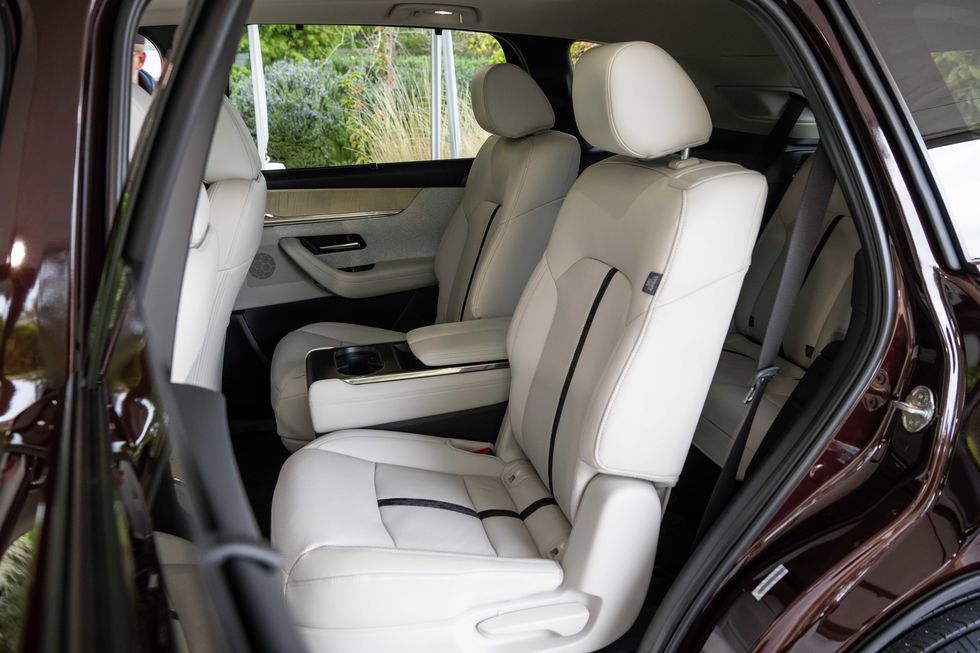 سيارة-مازدا-cx-90-2024-من-الداخل