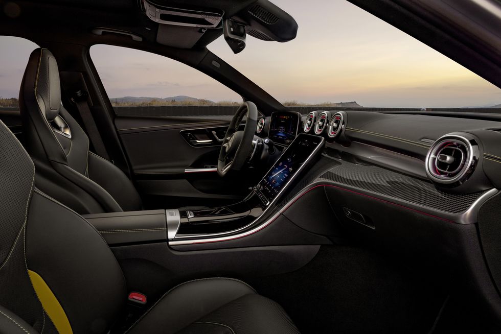  Mercedes-AMG C63 مقاعد