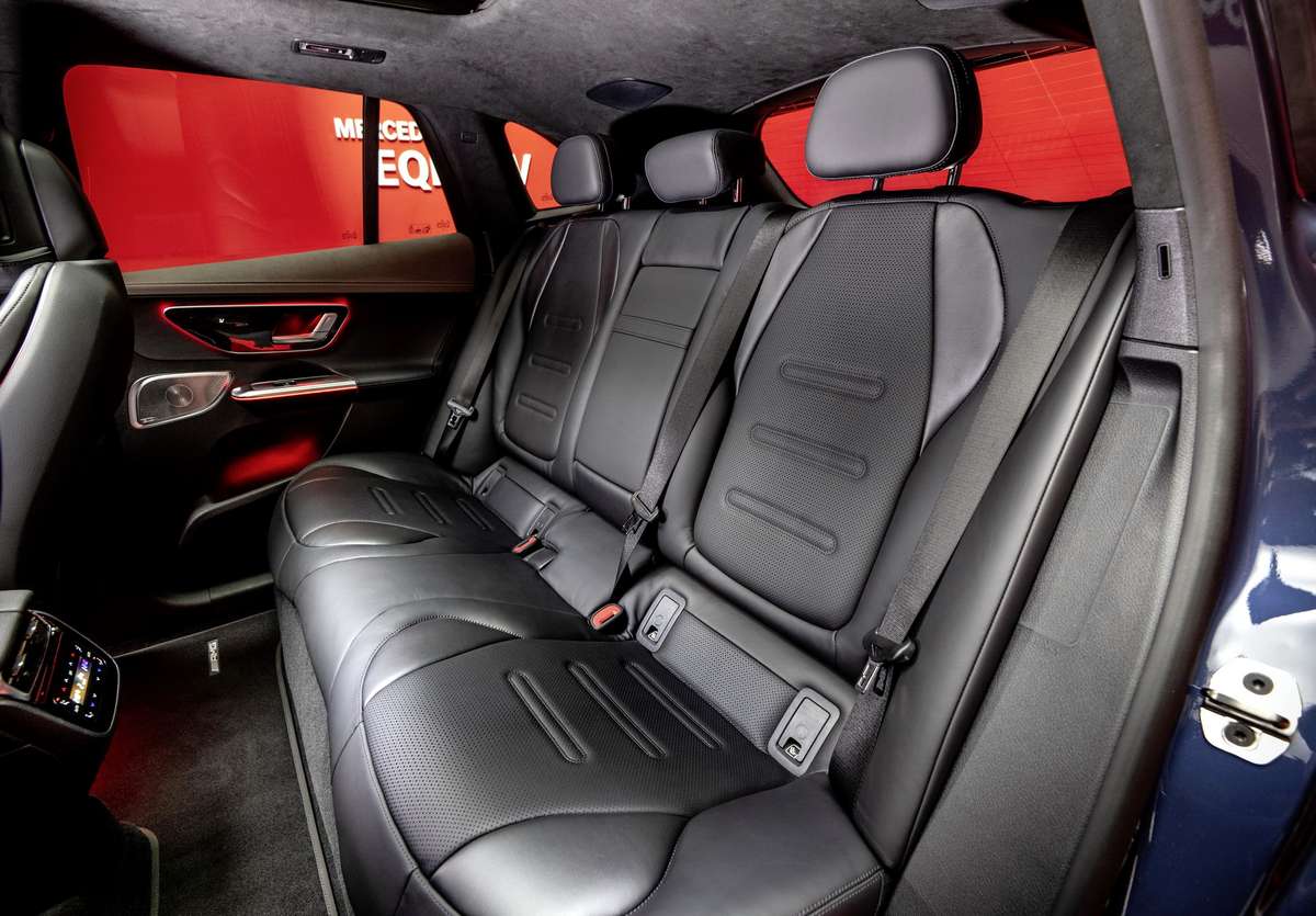  مقاعد مرسيدس EQE SUV AMG 2024