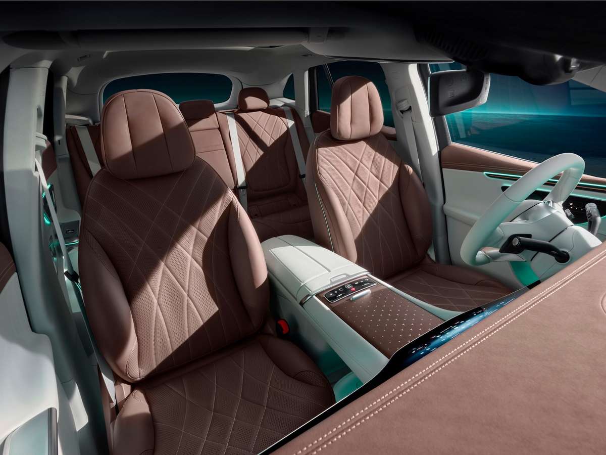 رسيدس EQE SUV 2024  مقاعد