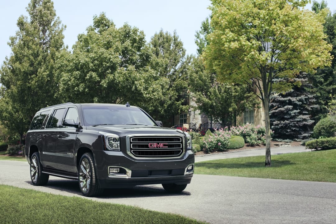 2022 GMC Yukon XL front-end