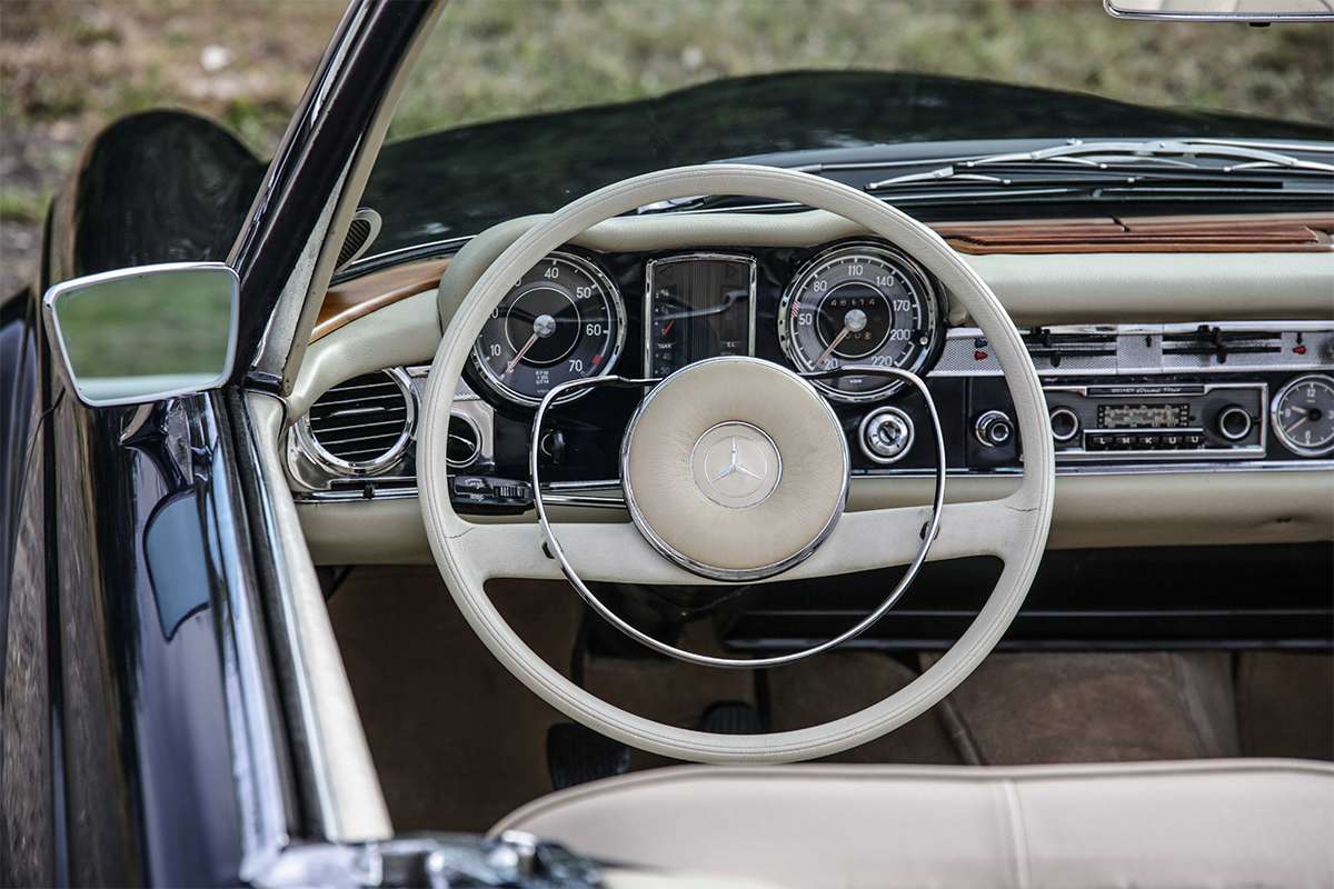 mercedes-sl-230-interior