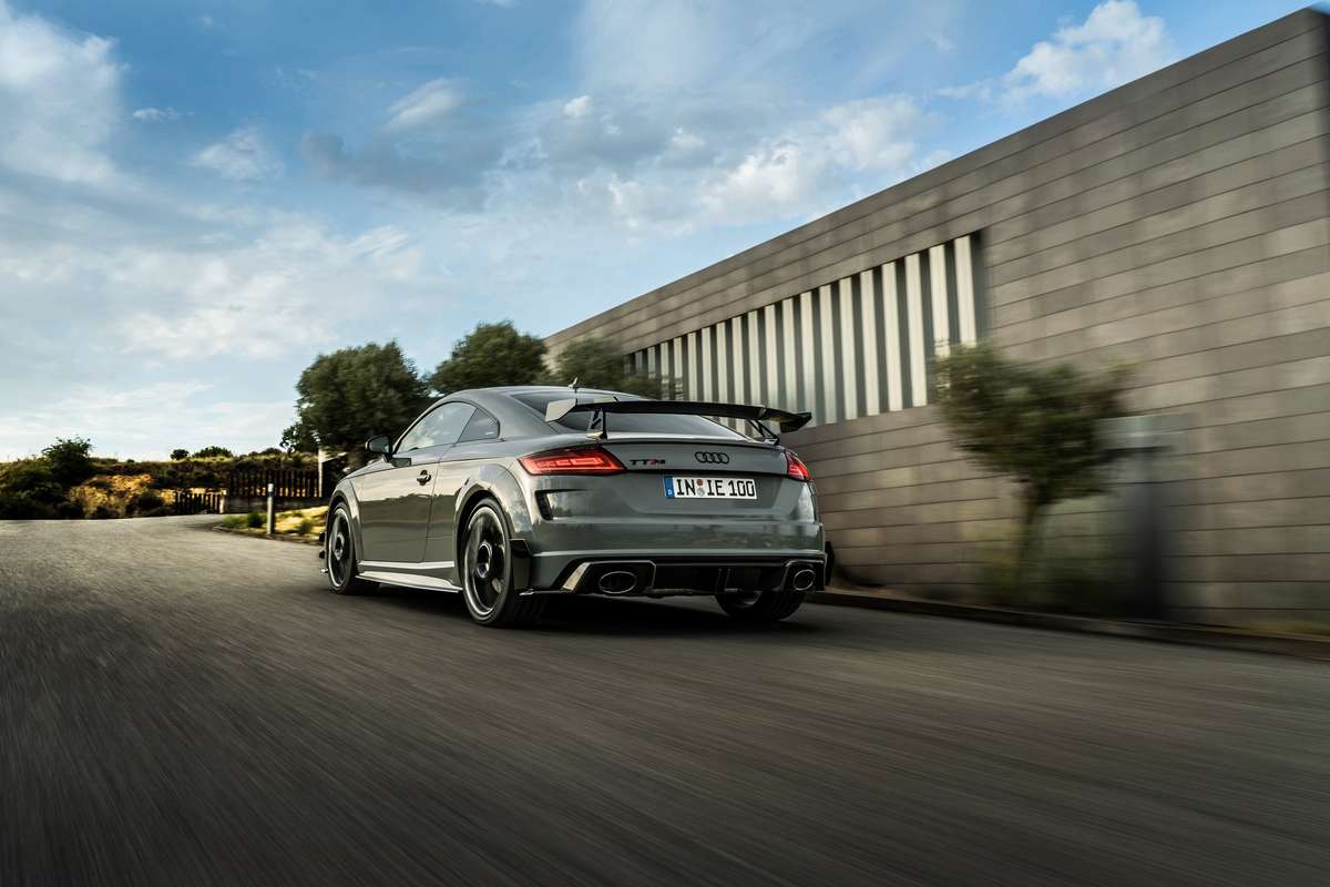 أداء سيارة أودي RS Coupe Iconic Edition