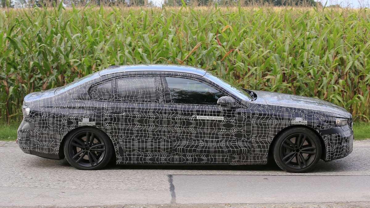 spy-photo-2023-BMW-i5