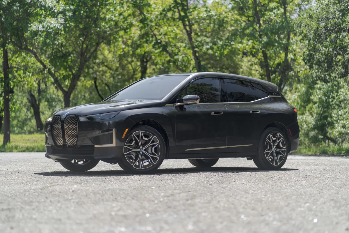 bmw-ix-2023