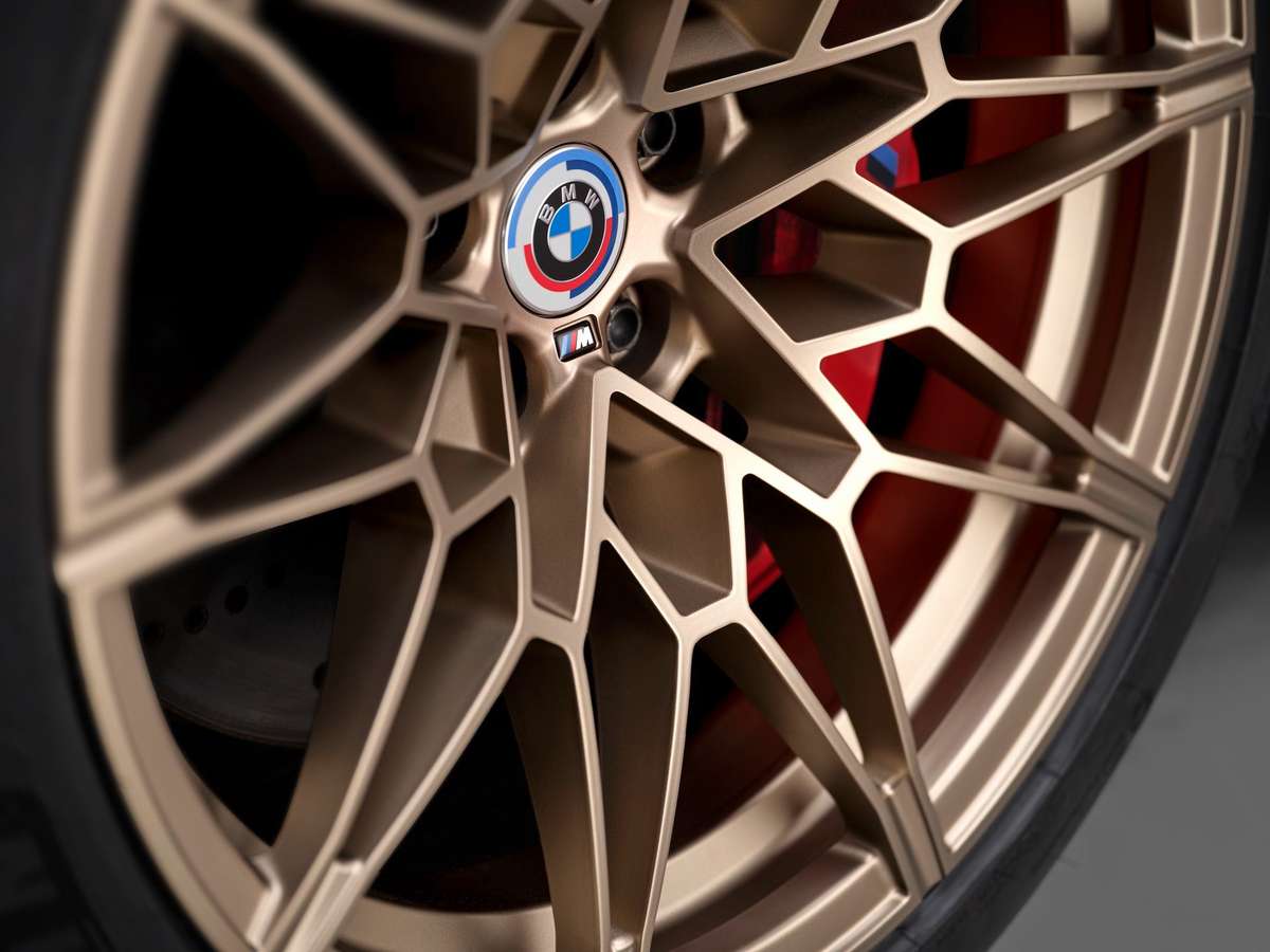 بي-ام-دبليو-M3-m4-اصدار-50