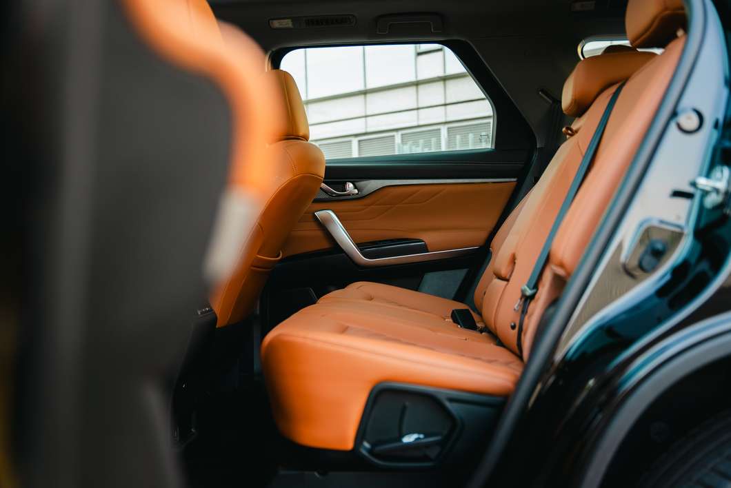 Changan-CS95-2024-seats
