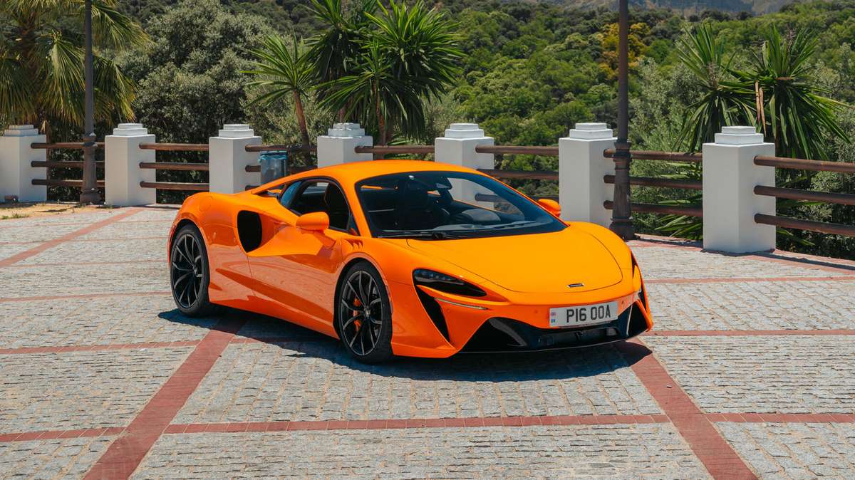 mclaren-artura-delay