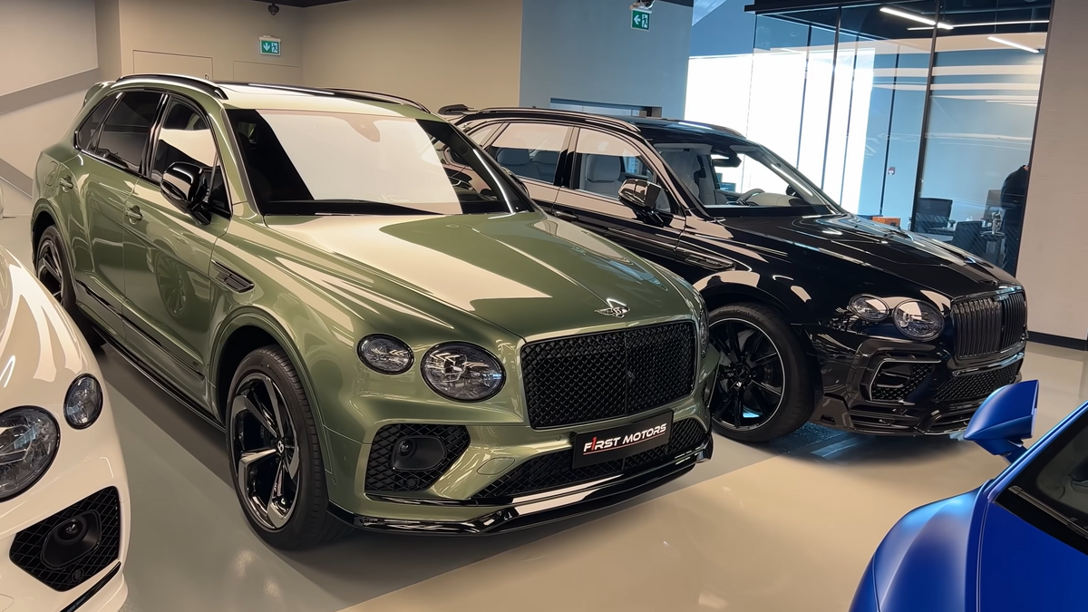 F1rst-Motors-showroom