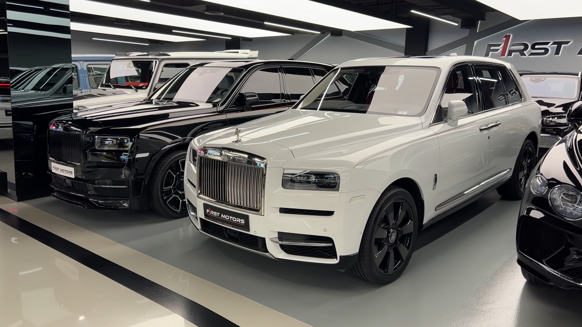 F1rst-Motors-showroom