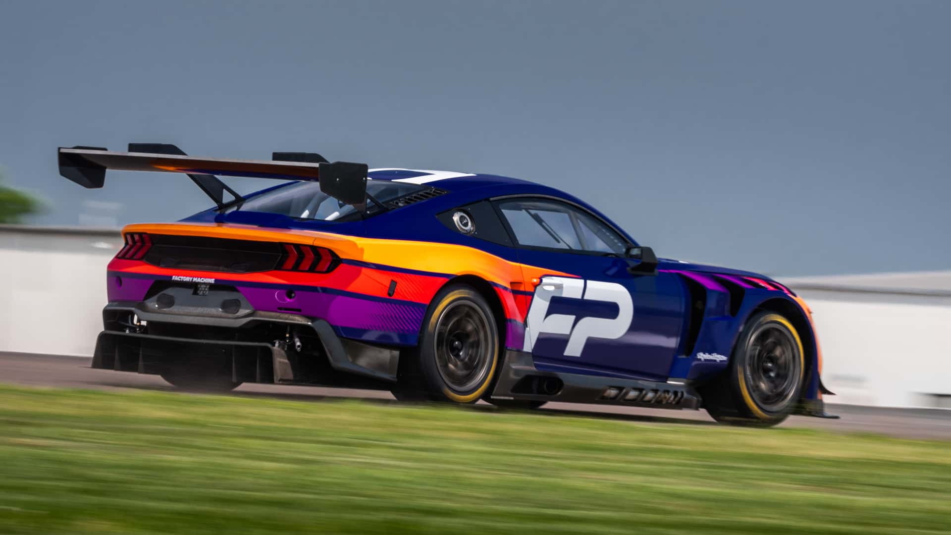 تصميم فورد موستانج GT3