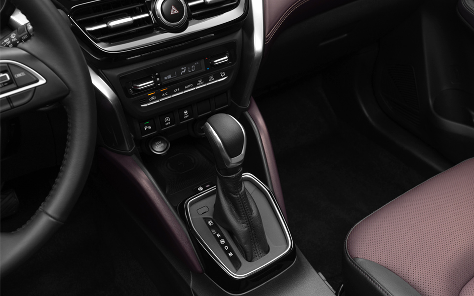 2023 Toyota Urban Cruiser cabin