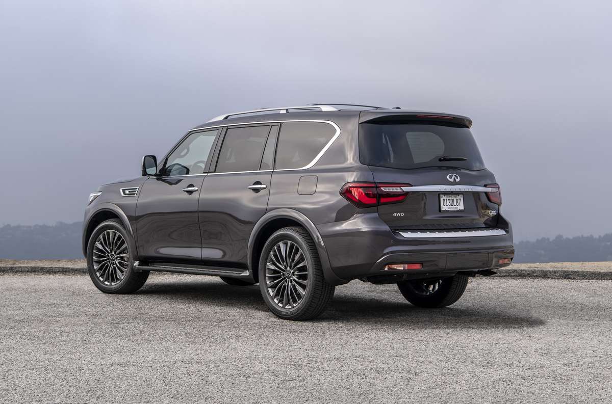  سيارة إنفينيتي QX80 2023  سيارة