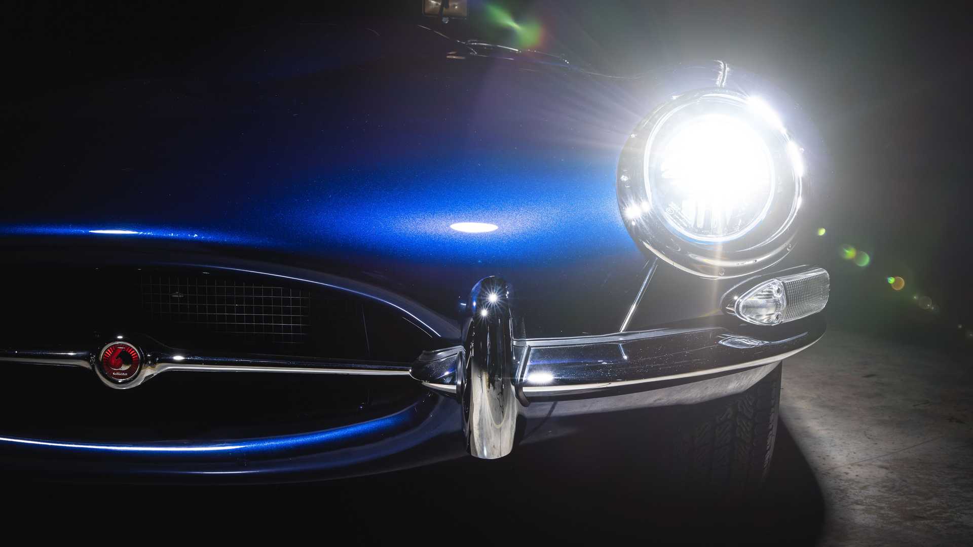  جاغوار-إي-تايب-رودستر-1965  