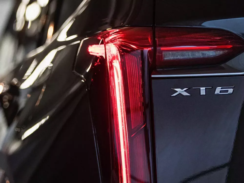 2022 Cadillac XT6 rear light