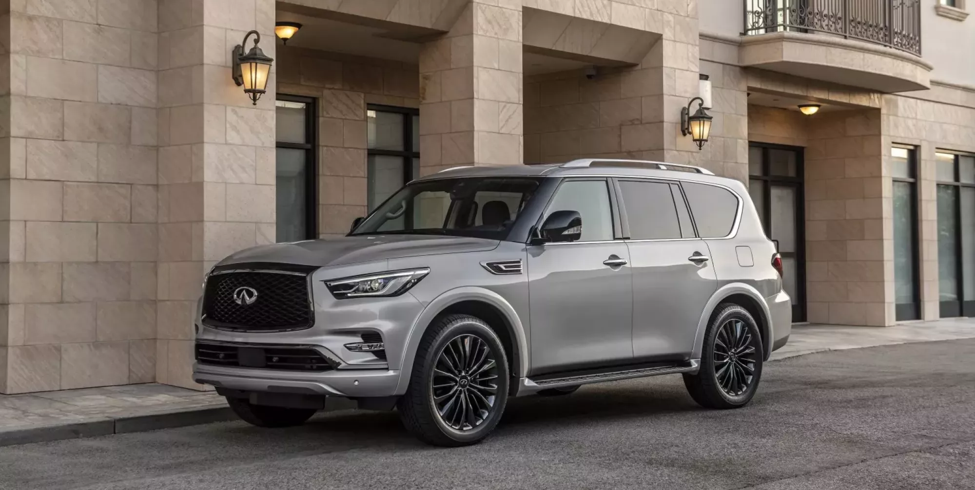  إنفينيتي QX80 