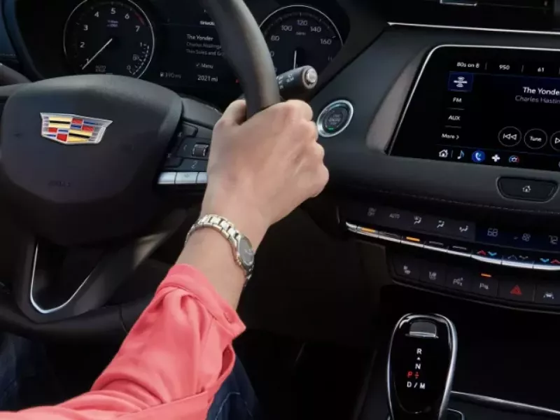 كاديلاك-xt4-2022-من-الداخل