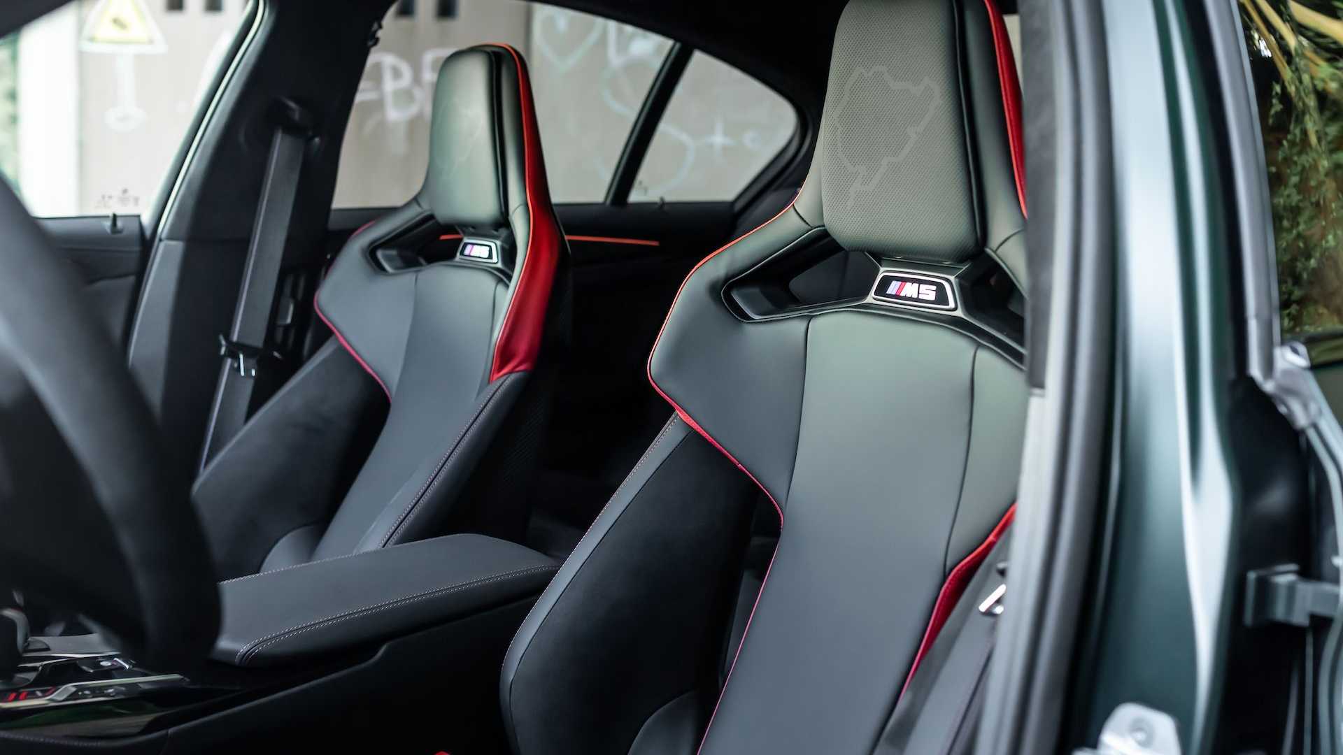 بي إم دبليو M5 CS مقاعد