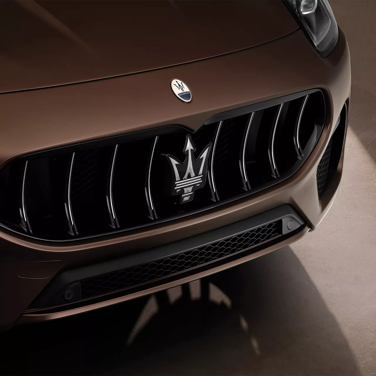 2023 Maserati Grecale front girlle